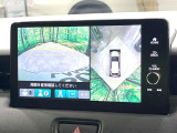 【マルチビューカメラシステム】専用のカメラにより、上から見下ろしたような視点で360度クルマの周囲を確認することができます☆死角部分も確認しやすく、狭い場所での切り返しや駐車もスムーズに行えます。