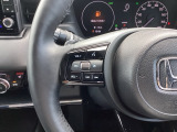 ステアリング左手側はオーディオ関連の操作スイッチです。視線を逸らすことなく運転に集中できます