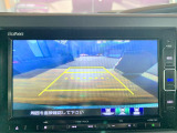 【バックカメラ(3モード)】視点を切り替えて後方を確認でき、駐車や車庫入れも安心です。