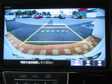 ギヤをRに入れるとナビの画面に後ろの映像が映るリヤカメラ付!後退時の安全確認やコンディションの悪い視界でもカラーバックモニターがドライバーをサポート☆☆☆
