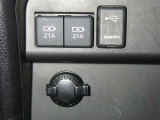 【充電用USB端子】デバイスの充電に便利です。※実際の接続端子は写真で確認or店舗までご気軽にお問合せください♪
