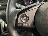 ステアリングにオーディオ操作スイッチが付いています。オーディオ画面に直接タッチしなくても操作が出来ますので、運転に集中できます。