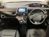 弊社の商品車両は横浜本牧にあります本部で隅々までチェックを行い、トヨタの厳しい商品基準をクリアした厳選した車両を展示しています。