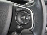 ◆アダプティブクルーズコントロール◆予め設定した車速内でクルマが自動的に加減速。前走車との適切な車間距離を維持しながら追従走行します。【LKAS】車線維持支援システムでステアリング操作を支援。
