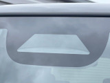 【ホンダセンシング】走行中に前方の車両等を認識し、衝突しそうな時は警報とブレーキで衝突回避と被害軽減をアシスト。より安全にドライブをお楽しみいただけます。