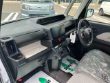 安全・安心な走行のために、納車前にダイハツのクルマを知り尽くしたエキスパートが基本性能に関わる機能や状態を徹底的に点検。消耗部品の交換など法定12ヶ月点検相当の点検・整備を実施しております