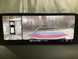 狭い場所での駐車やすれ違いなどでより的確な運転操作に役立つ360&deg;ビューモニターが装備されています。