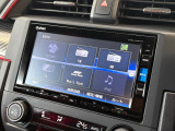 音楽ソースは、CD/DVD/SD/USB/サウンドコンテナ/TV/Bluetoothに対応しております、CDの自動録音機能やスマホ連携で快適ドライブが可能です