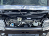 エンジンルームの画像です。店舗にて現車の確認もいただけますので、お電話で在庫のご確認の上是非ご来店くださいませ!!!ワクワクするクルマ選びをご提案します!