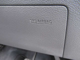 ニーエアバック(ひざ下)は運転席正面下からの衝撃を軽減します♪♪
