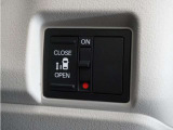 ◆片側電動スライドドア◆狭い駐車場でも乗り降りが楽々♪お子様が隣の車にドアを当ててしまう心配もございません!小さなお子様連れの方もこれで安心。