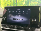 【メーカー純正ナビ】インテリアに溶け込むスタイリッシュな「専用設計」メーカーナビを装備♪視認性や操作性など基本性能にも優れ、より上質なカーライフをお楽しみいただけます。