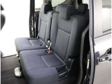 ゆとりある広々とした車内空間は、ドライブを始め買い物やレジャーなど、幅広く活躍します。一人でもみんなとでもお出かけを楽しみましょう!