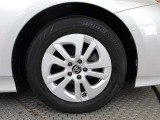 純正15インチアルミ!タイヤサイズは195/65R15です