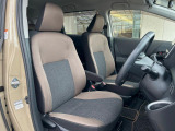 運転席シート廻りは使用感も少なく、良好な状態となっています。前オーナー様が丁寧に使っていたことがよくわかりますね。