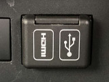 こちらのクルマはUSB接続コネクタも装備されています♪スマホの充電などにお使い下さい。ご旅行中での充電切れも、これなら心配いりませんね!