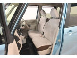 運転席シート廻りは使用感も少なく、良好な状態となっています。前オーナー様が丁寧に使っていたことがよくわかりますね。