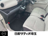 助手席も広く、スムーズに乗り降りいただけます!