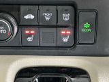 運転席/助手席シートヒーターで寒い日もすぐに温かくなり快適に過ごせます。2段階の温度調整が可能です