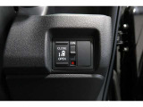 【左電動スライドドア】力を入れずにラクラクドア開閉♪左側電動スライドドア装備車両◎右側スライドドアは手動開閉です。狭い駐車場での乗り降りもラクラク♪挟み込み防止機構装備でお子様の乗り降りも安心◎