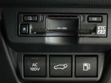 非常時やキャンプなどに役立つAC100Vコンセント付きです。ETCも装備してます。