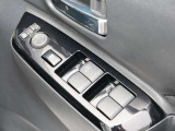 全席パワーウィンドウ装備です。