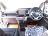 運転席からの俯瞰図になります!ドライバーが使いやすいような配置になっています。