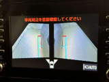 【フロントカメラ】運転席に座った状態で死角になりやすいクルマの前の様子まで確認でき安全ですね♪