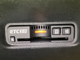 【ETC車載器】カードを挿すだけでゲートをスルー。利用には車両情報を登録する「セットアップ」が別途必要です。