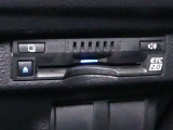 高速道路を賢く使うETC2.0装備です。高速道路とクルマが情報を連携して渋滞の迂回ルートや災害時の適切な誘導をしてくれたりします。