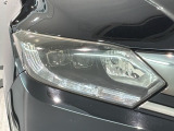 LEDヘッドライトは、点灯の瞬間から最大光量を発揮し、突然暗くなるトンネルなどでの安定感を高めます。