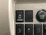 【片側パワースライドドア】スマートキーや運転席のスイッチで後席片側スライドドアの開閉が可能♪