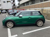 MINIオーナーのために設計されたオリジナルのMINI自動車保険がございます。車のことは全ておまかせください。