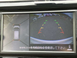 インテリジェント アラウンドビューモニター(移動物 検知機能付)空から見下ろしているかのような映像をディスプレイに映し出し、スムースな駐車をサポートします。