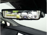 デジタルインナーミラー装備!車両後方のカメラの映像をデジタル補正で視認性を向上させてインナーミラー内に表示します♪視界を遮るものがなく、後席に同乗者がいても後方を確認しやすく安心です♪