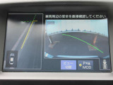 ナビ画面にアラウンドビュ-モニタ-の映像を映し出しています。  狭い場所での車庫入れをサポ-トしてくれる便利アイテムです。