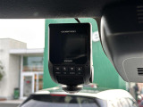 【ドライブレコーダー】映像・音声などの運転中の記録を残します。事故などを起こした起こされた時の証拠になりえますので、もしも時でも安心ですね。