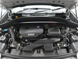 安心のBMW認定中古車は100項目の箇所を徹底的にチェック致します。機械的な箇所や電気系、コンピューターなどをご納車前に点検し、交換基準に達した部品は全て新品に修理返品した後にご納車致します。