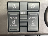 【両側パワースライドドア】スマートキーや運転席のスイッチで後席両側スライドドアの開閉が可能♪電動だから力を入れてドアを開ける必要が無く、小さなお子様でも簡単に開け閉めでき快適です♪
