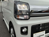 LEDヘッドライトは明るく暗い道も安心です。フォグランプも装備。