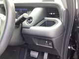 運転席から操作しやすい各種スイッチ