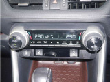オートエアコン/VSC OFF/両席フロントシートヒーター