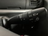 走行中に高架下やトンネルに侵入した場合、日が暮れてきた時に自動でヘッドライトが点灯してくれますので、つけ忘れや消し忘れも無く安心・安全ですよ♪