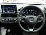 とても握りやすいステアリング!運転手の気持ちがそのまま伝わるかのような反応をしてくれます!小物入れや各ボタンの配置にこだわり、とても使いやすいです !視認性も良好なのでロングドライブもお任せ下さい!