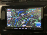 いまや必須装備「ナビゲーション」搭載!知らない場所に、スイスイッとドライブ。なんて便利な機能でしょうか?もう、これなしではハンドルを握れませんね!でも、運転中の操作は危険ですのでご注意ですね☆