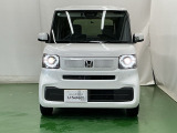 LEDヘッドライトを装備しています。LEDヘッドライトはとても明るく、雨の日や夜間走行も安全・安心です。オートライトコントロール付きで周囲の明るさに応じて自動で点灯・消灯します