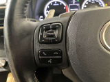 ナビゲーションに視線を移さず、ハンドルから手を離さず、運転に集中したまま手元でオーディオ操作できます♪