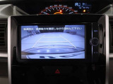 バックガイドモニターで、後方を確認しながら安心して駐車することができます。運転初心者も熟練者も必須の機能ですよ!