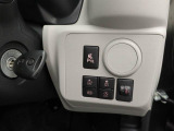 納車前に12ヶ月点検・エンジンオイル交換・ バッテリー交換・ワイパーゴム交換・キーレス、キーフリーの電池交換を実施しております。ダイハツの整備士がきっちりと点検したお車をお届けいたします!