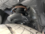 お車を安心してお乗りいただく為には、足回りの定期点検が欠かせません。サービスサポート(有償保証)では無料点検もご提供しており、安心のカーライフをお過ごしいただけるサポート体制が整っています。